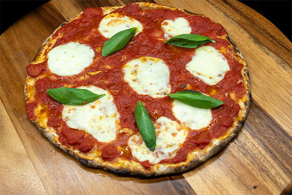 Artisanal Margherita Pizza near Collingswood, New Jersey made by Criss Crust.